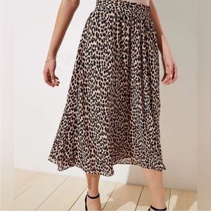 LOFT maxi skirt - leopard - elastic waist - pockets - lines- NWOT - size S